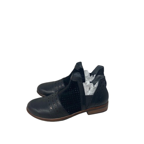 Naot Shoes Women's Size 9 - 9.5 Black Perforated Rivotra Bootie Leather - Picture 2 of 11